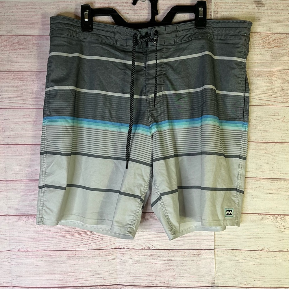 Billabong Lo Tides Spinner Board Shorts Size 36